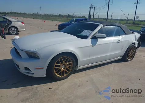 2014 Ford Mustang V6 Premium from USA, damaged, VIN 1ZVBP8EM9E5293029